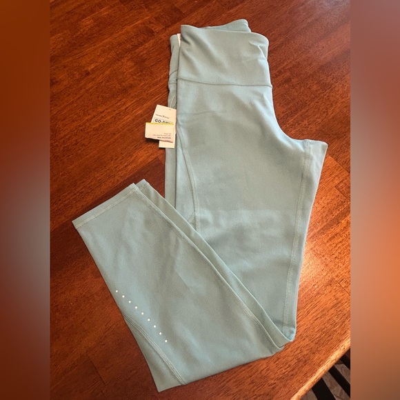 Old Navy Pants - NWT Old Navy Active High Rise Women’s Leggings